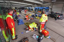 Schwerer Unfall Rettungskraefte Uebten In Jena Den Ernstfall 22